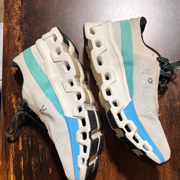 On Cloudmonster 2 women's running shoe in the Cream/Horizon colorway. - Picture 14 of 14